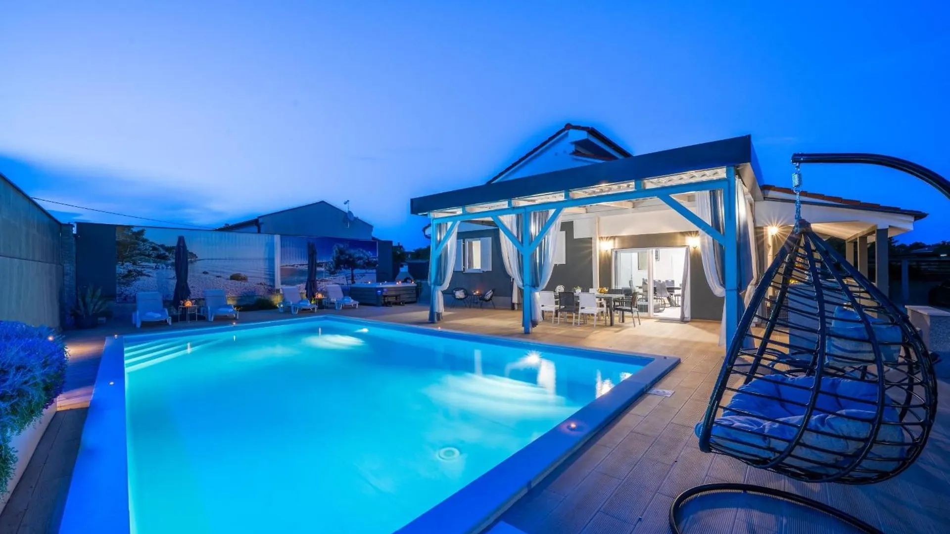 Schoene Villa Beauty Fuer 6 Personen Und 1 Kind Brajkovici