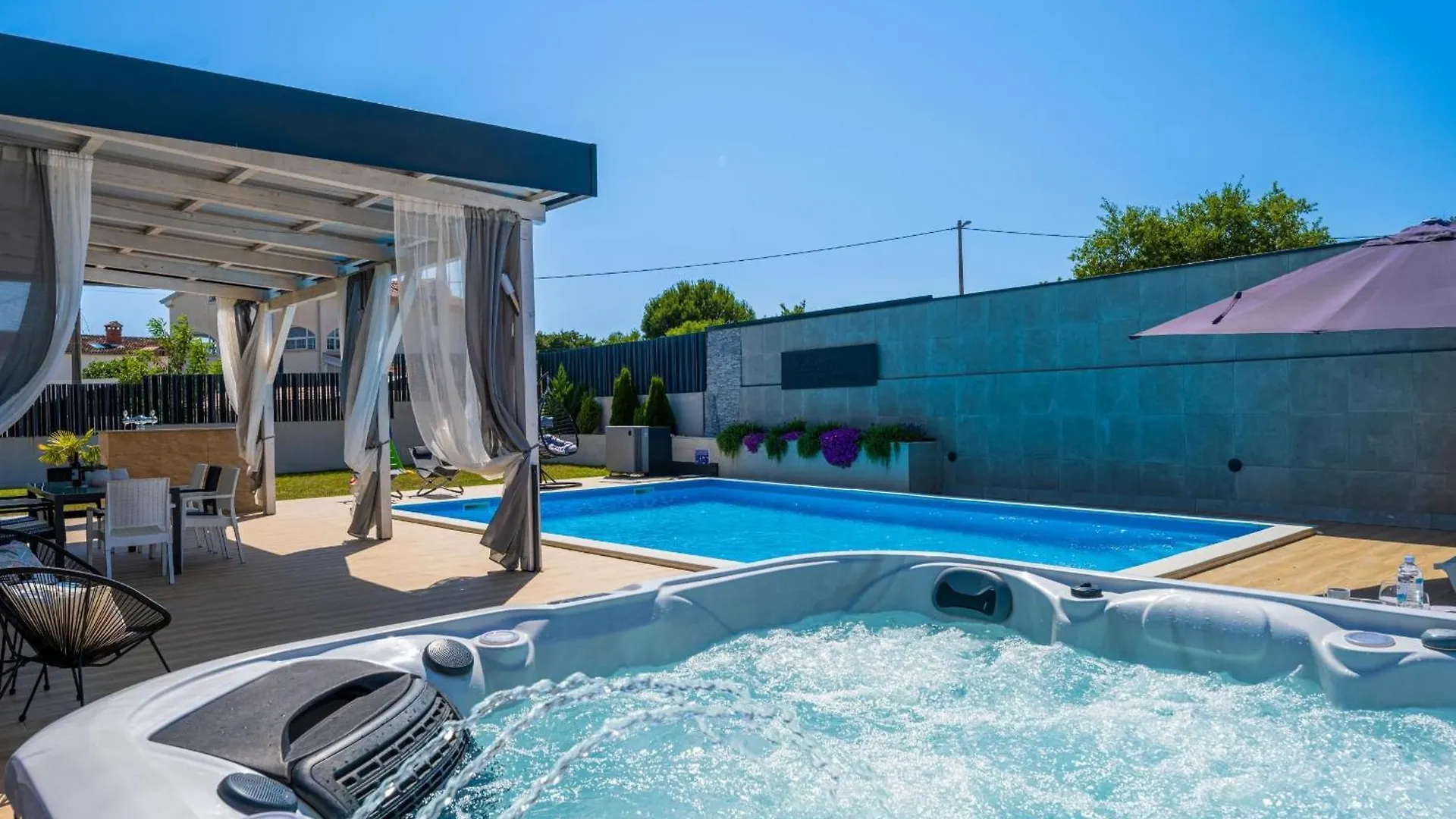 Schoene Villa Beauty Fuer 6 Personen Und 1 Kind Brajkovici  0*, Brajkovici (Kanfanar)