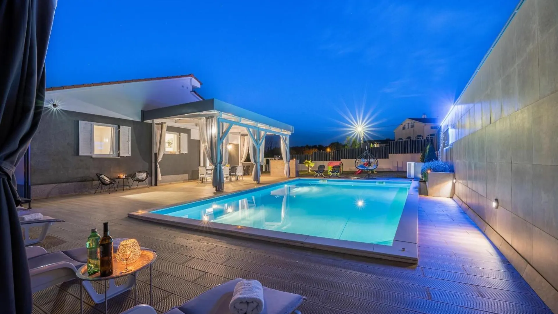Holiday home Schoene Villa Beauty Fuer 6 Personen Und 1 Kind Brajkovici