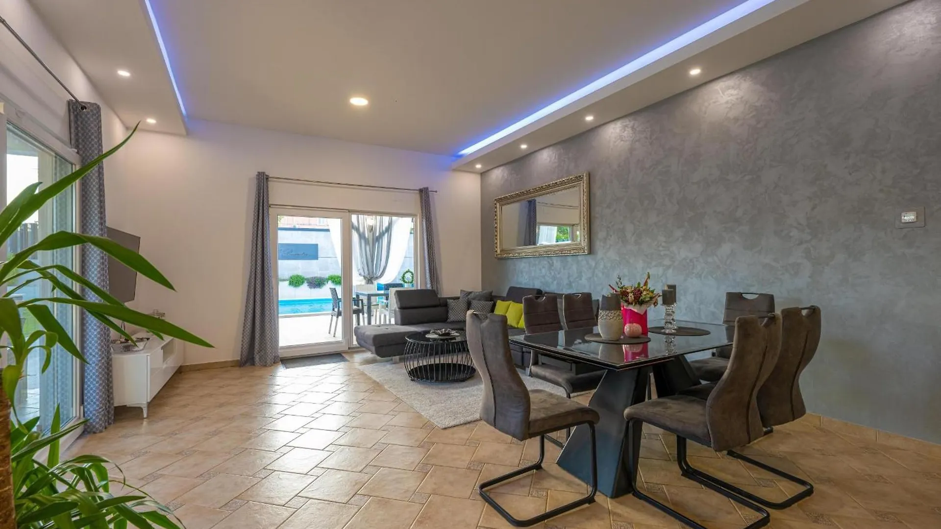 Schoene Villa Beauty Fuer 6 Personen Und 1 Kind Brajkovici