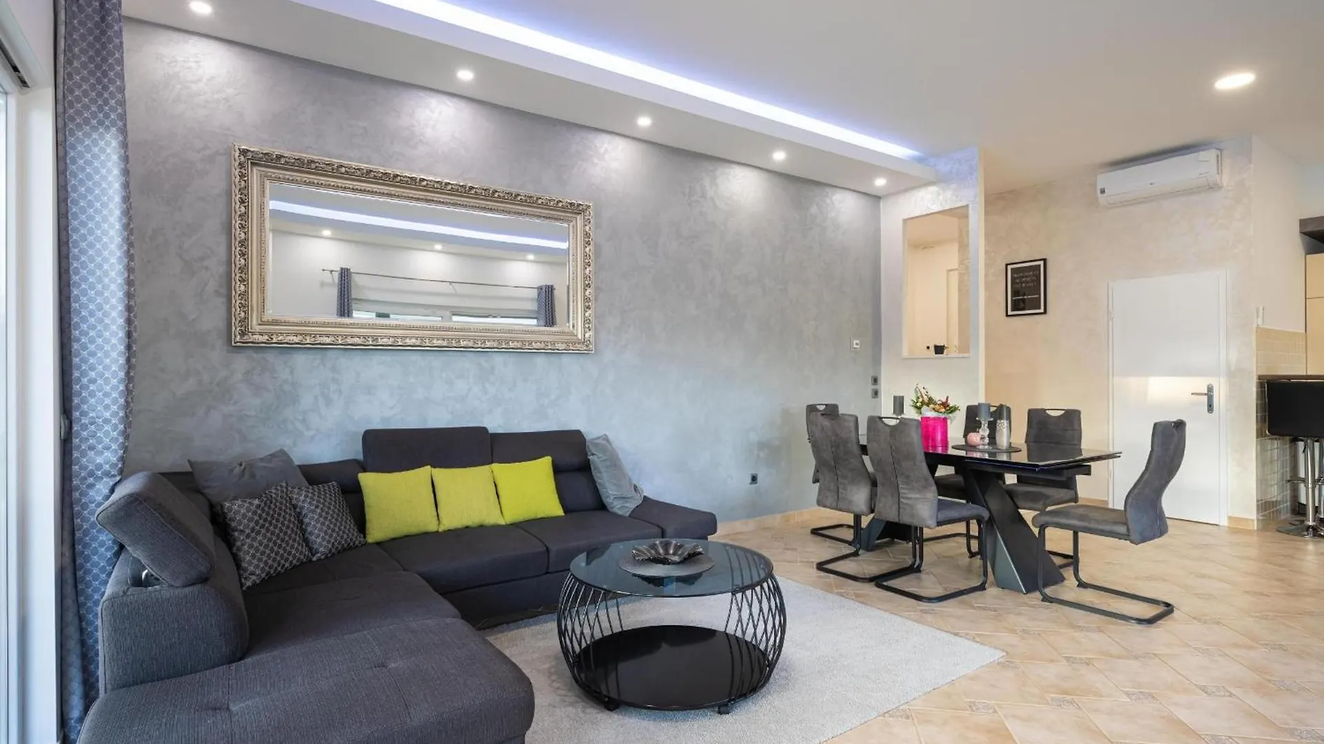 Holiday home Schoene Villa Beauty Fuer 6 Personen Und 1 Kind Brajkovici  Croatia